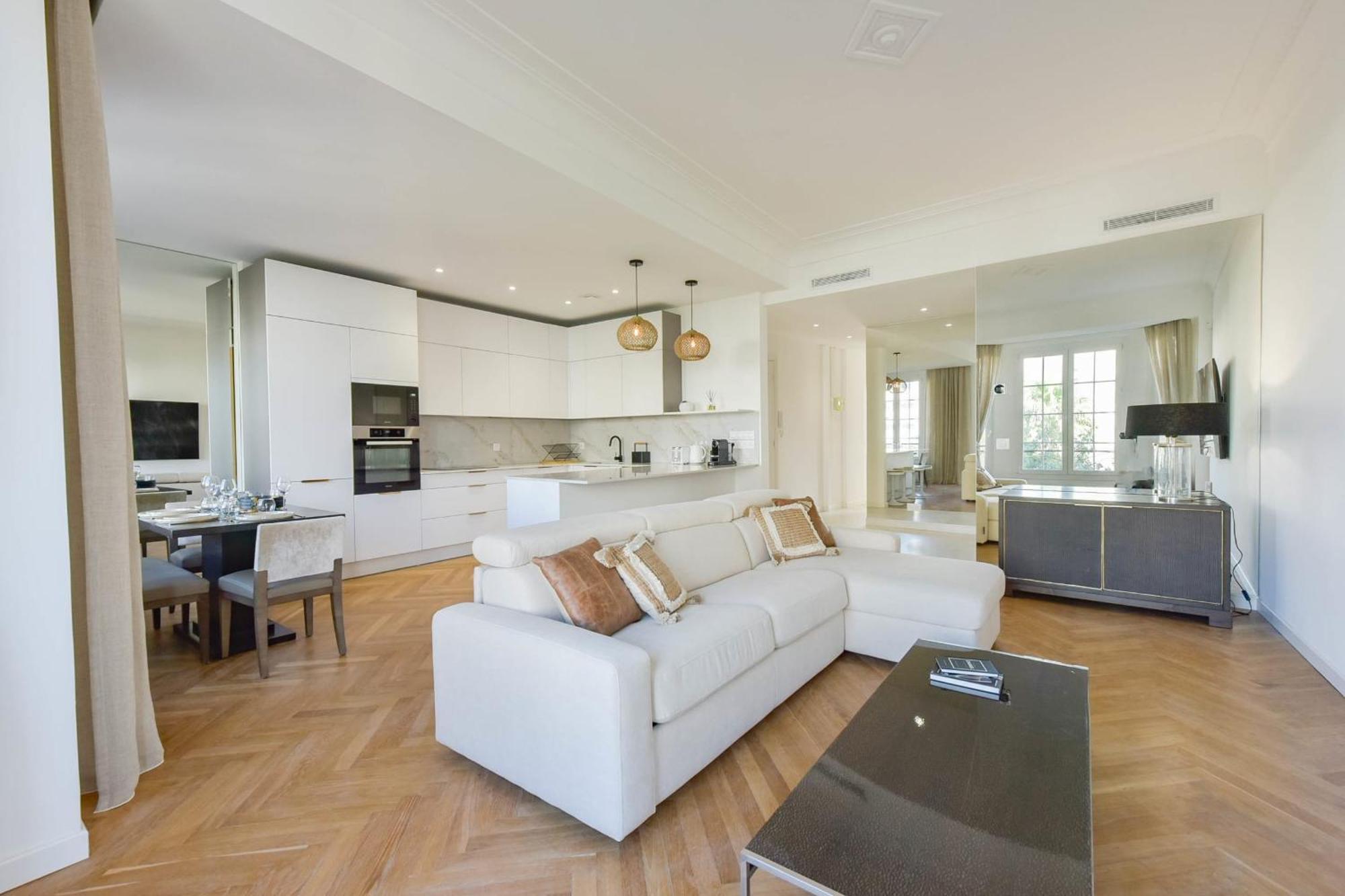 Rare Luxury 3-br Near The Croisette Cannes