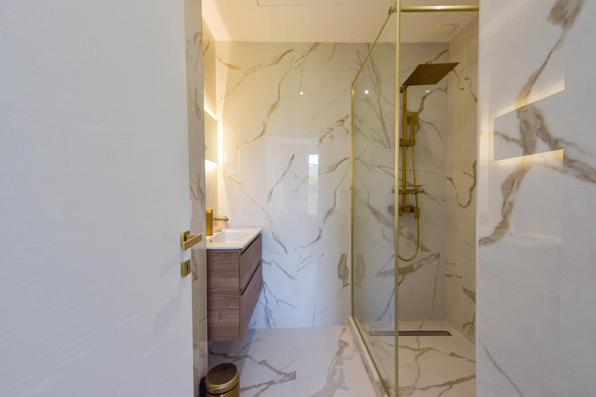 Rare Luxury 3-br Near The Croisette Appartement Cannes