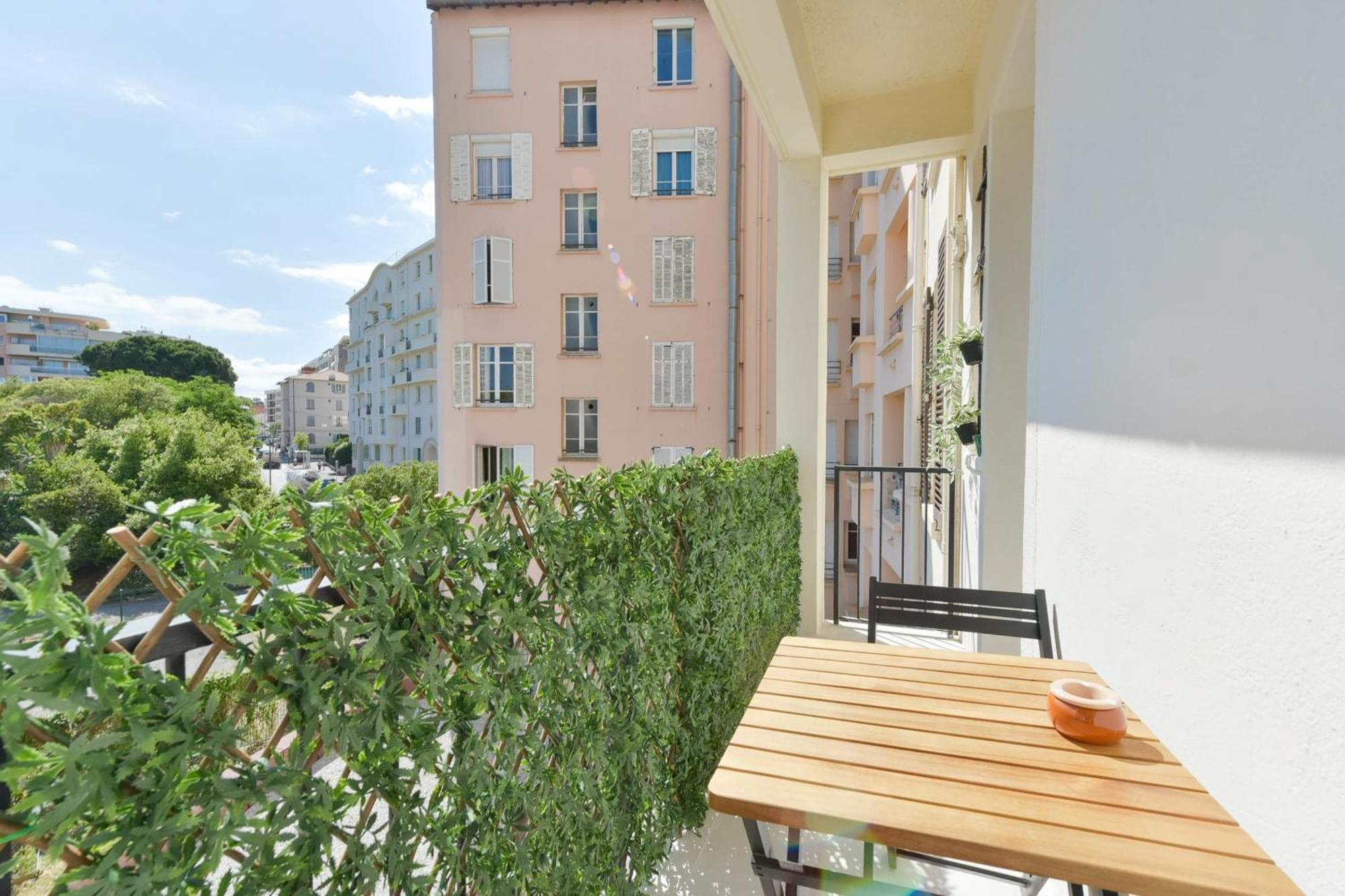 Rare Luxury 3-br Near The Croisette Appartement Cannes