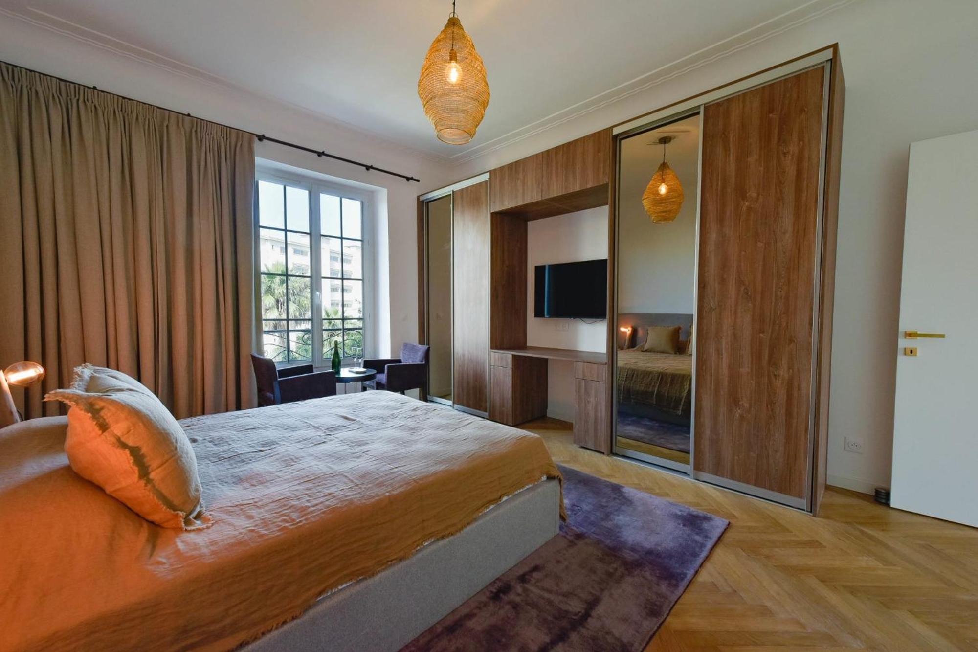 Rare Luxury 3-br Near The Croisette Cannes